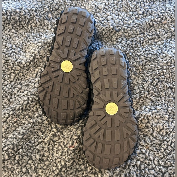 UGG® New Venture Daze Platform Shoe 7M RED JASPER / BLACK $159 RETAIL! SOLD OUT! - Picture 9 of 11